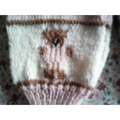 Pantalon bébé tricot fille rose jacquard ourson et jersey - Gros plan ourson jacquard
