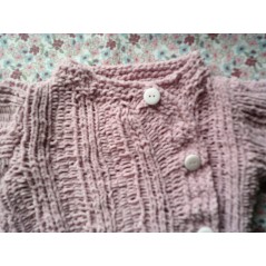 Brassière bébé tricot fille rose en velours en jersey et côtes - Gros plan haut