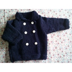 Paletot bébé tricot garçon et fille bleu marine en jersey et point mousse - Gros plan