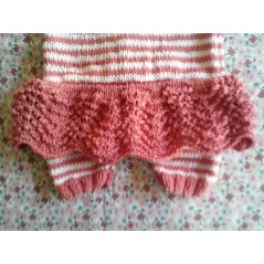 Combinaison robe bébé tricot fille rose en jersey rayé et point de festons en évantail - bas